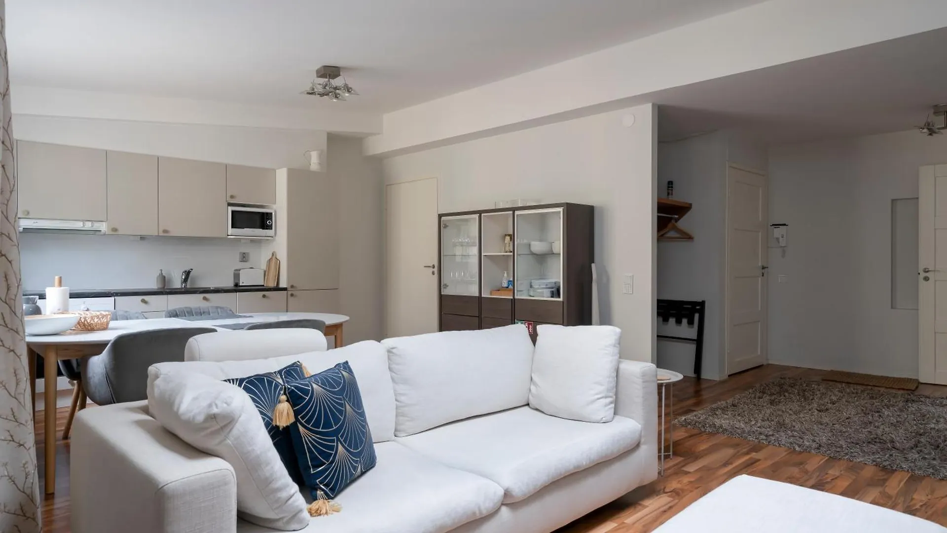 Yellow Tower In Design District Helsinki, 1 Bedroom Apartment, Top Floor Apartment