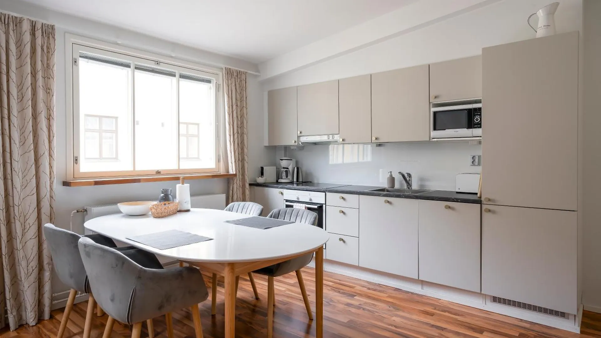 Yellow Tower In Design District Helsinki, 1 Bedroom Apartment, Top Floor 0*, Helsinki Finland